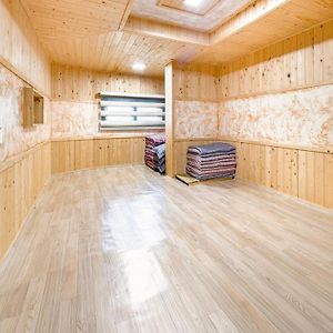 Studio met een King Size Bed